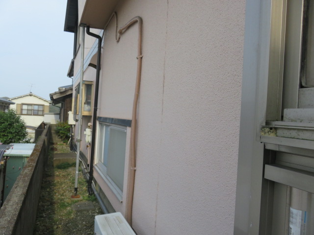 大分市星和台のセキスイハイム住宅|屋根パラペット支柱増設工事前の建物側面