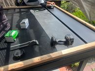 大分市星和台|セキスイハイム住宅の玄関屋根板金カバー工事・施工中の様子